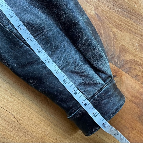 Vintage Wilsons Classic Distressed Black 100% Leather Bomber Jacket - Picture 13 of 16